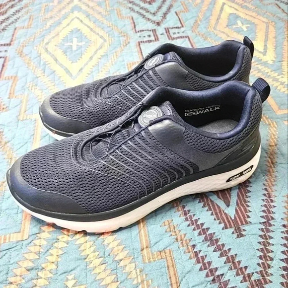 Sketchers - Picture 3 of 7